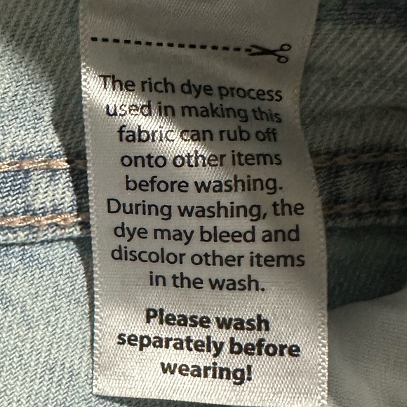 Time and Tru Light Acid Wash Distressed Jeans - Size 8 - Picture 6 of 7